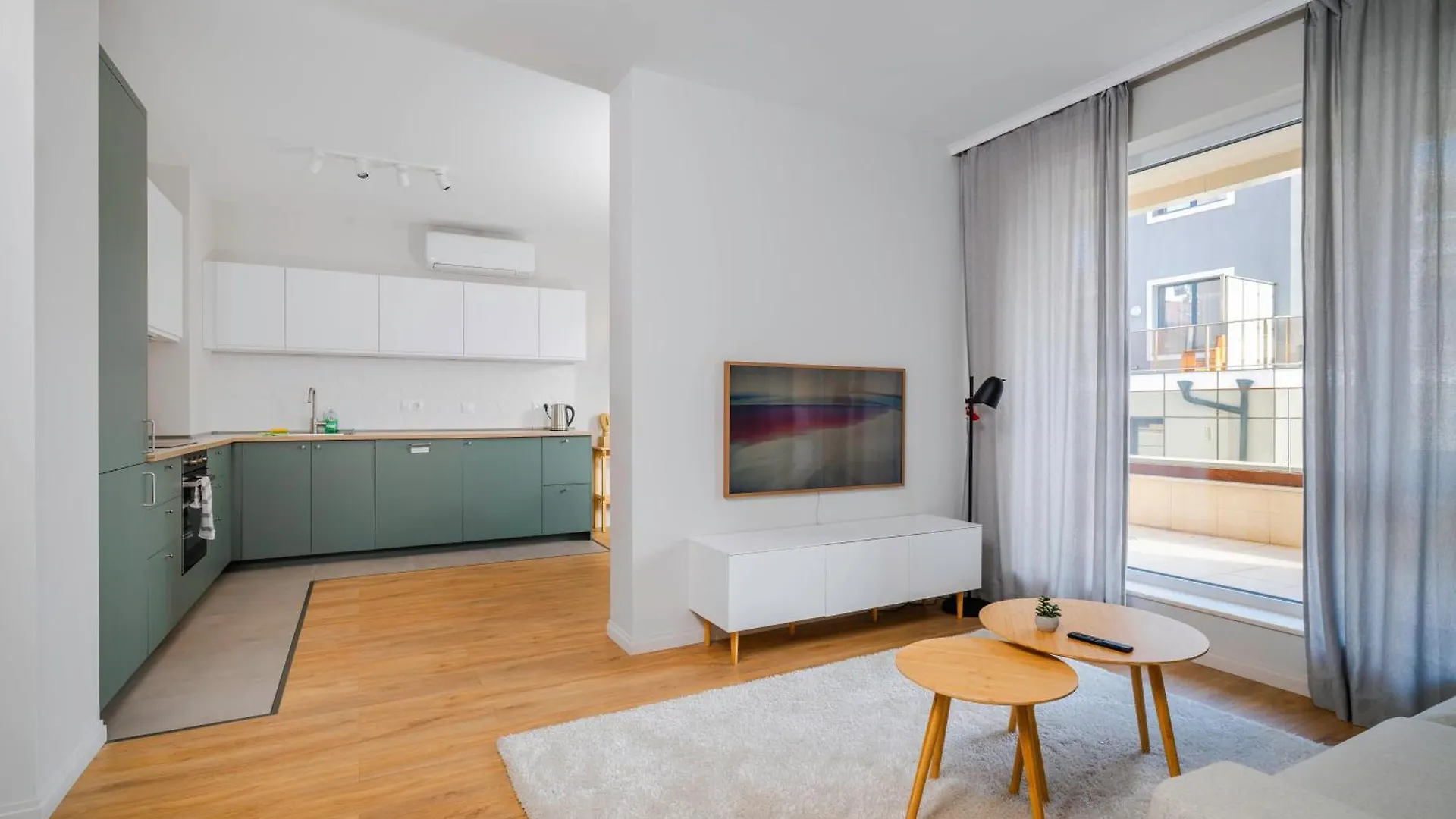 アパート Modern And Central 1Bd Flat With Balcony By Flat Mаnager ソフィア