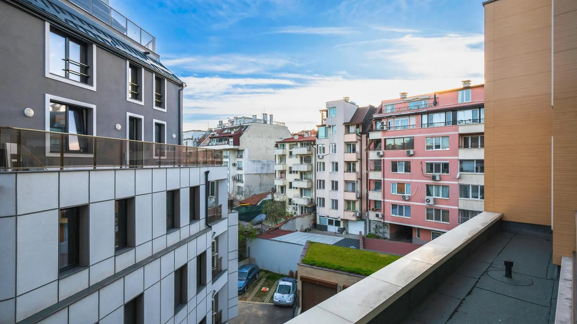 アパート Modern And Central 1Bd Flat With Balcony By Flat Mаnager ソフィア
